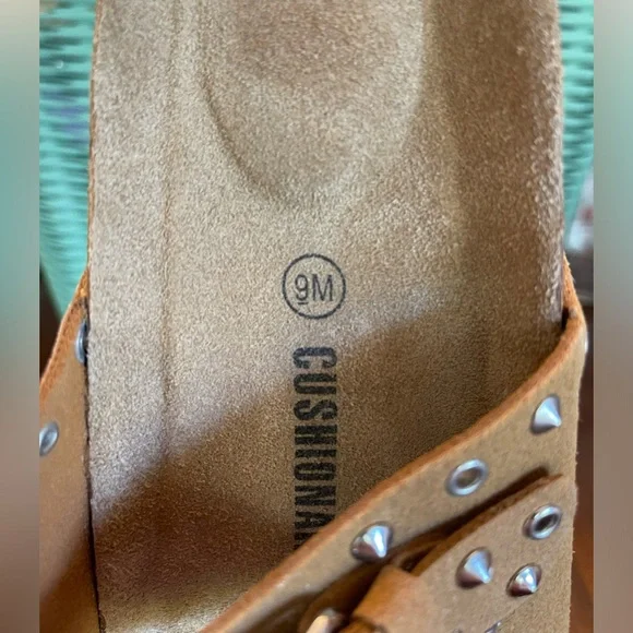 CUSHIONAIRE Women's Landon Cork footbed Sandal with comfort - Picture 9 of 11